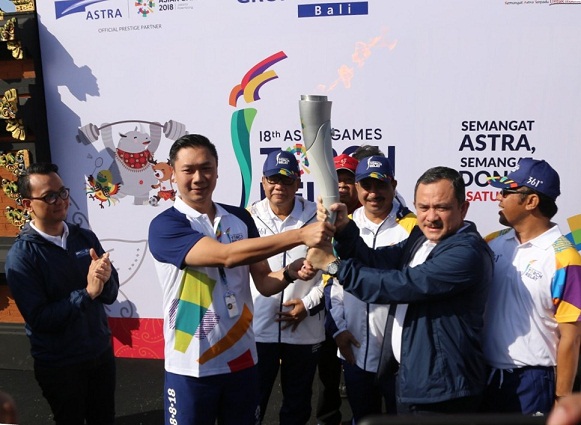 Pawai Obor Asian Games 2018 Lewati Banjar Berseri Astra Denpasar